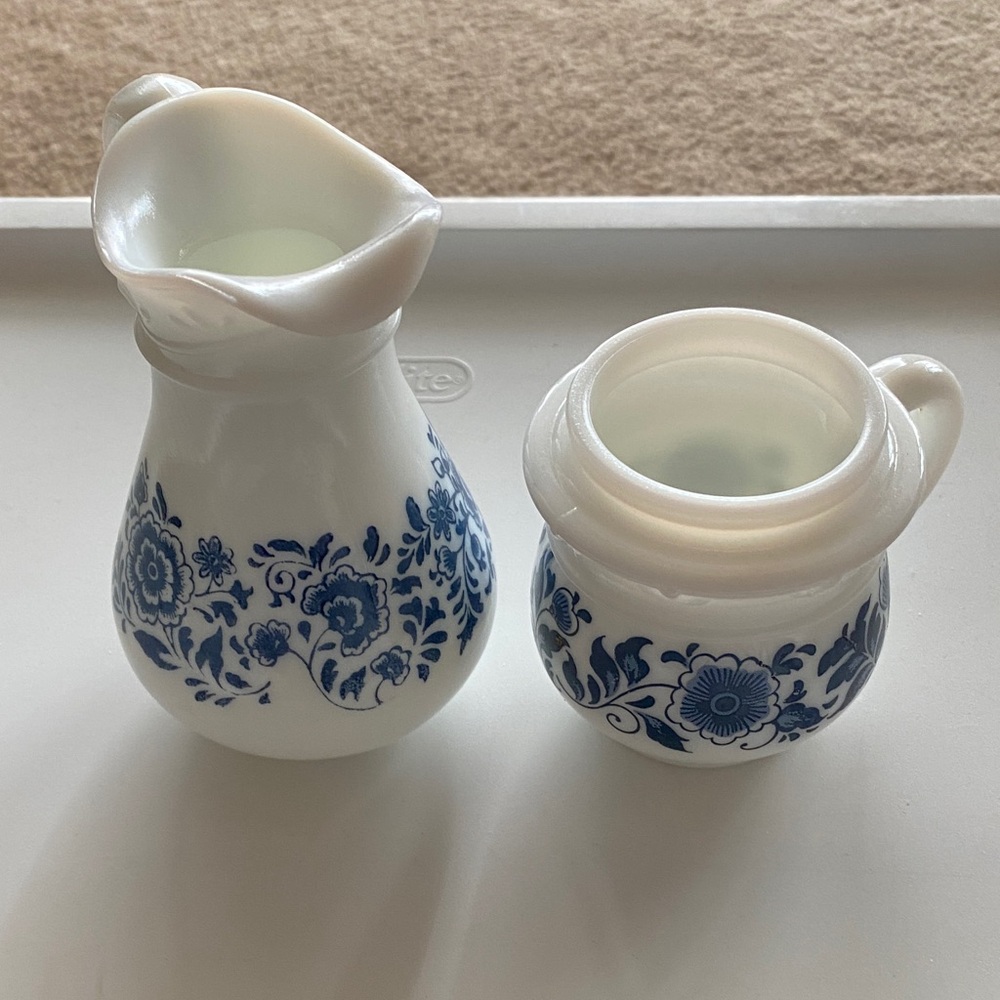 Avon White and Blue Floral Bath Accessory Set